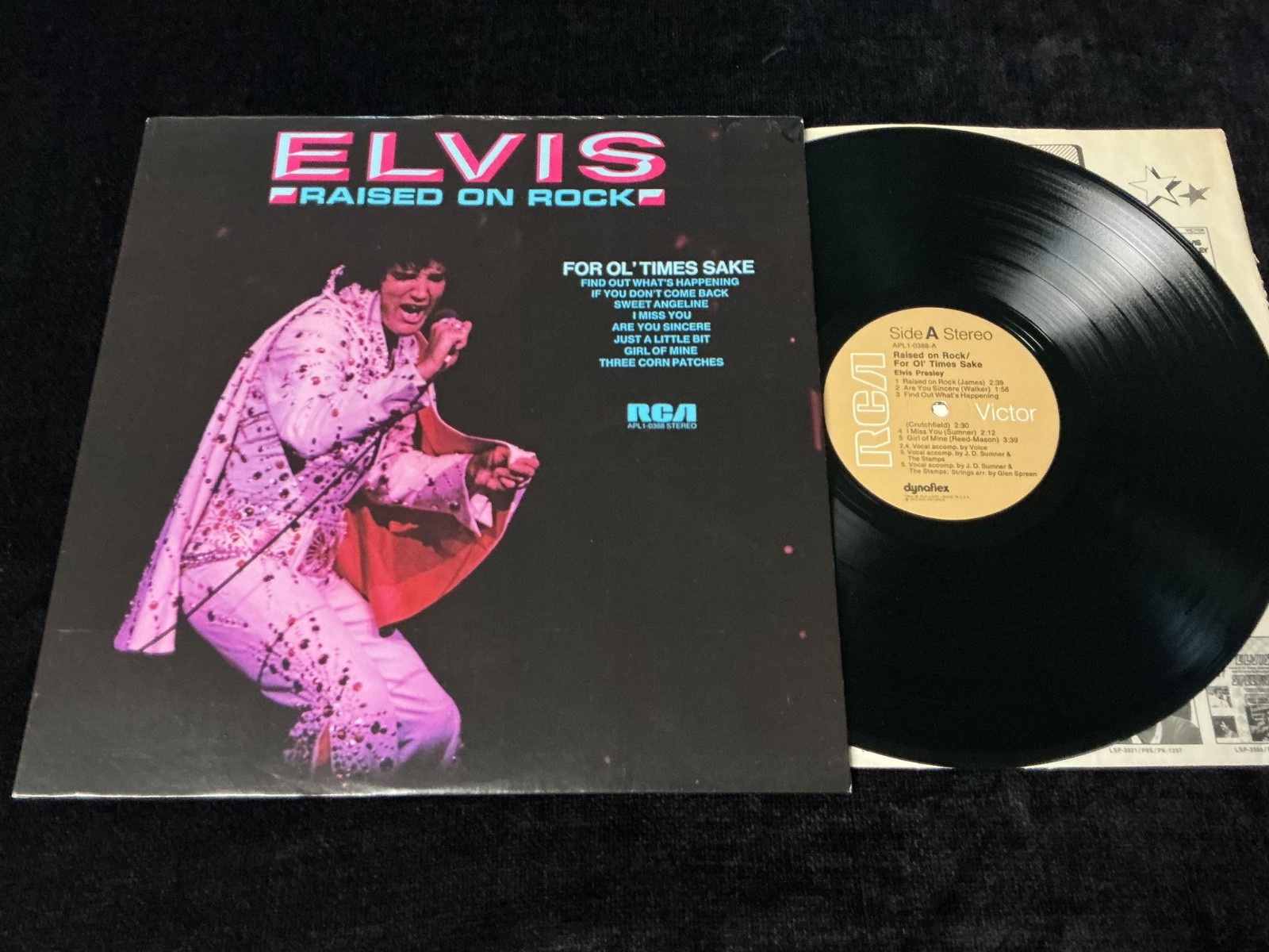 ELVIS PRESLEY LP APL1-0388 RAISED ON ROCK EXTREMELY RARE TAN LABEL NM TO MINT