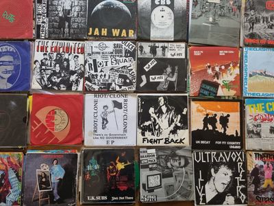 180+ Punk 7" Singles/EPs - Discharge UK Decay Damned Fits Pistols Ruts Clash